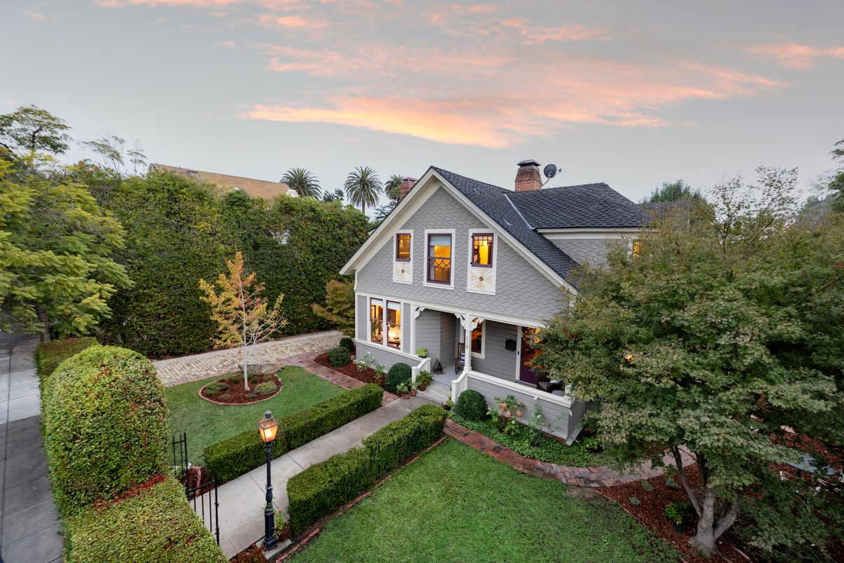 Backyard, Exterior, Facade, Queen Anne Victorian