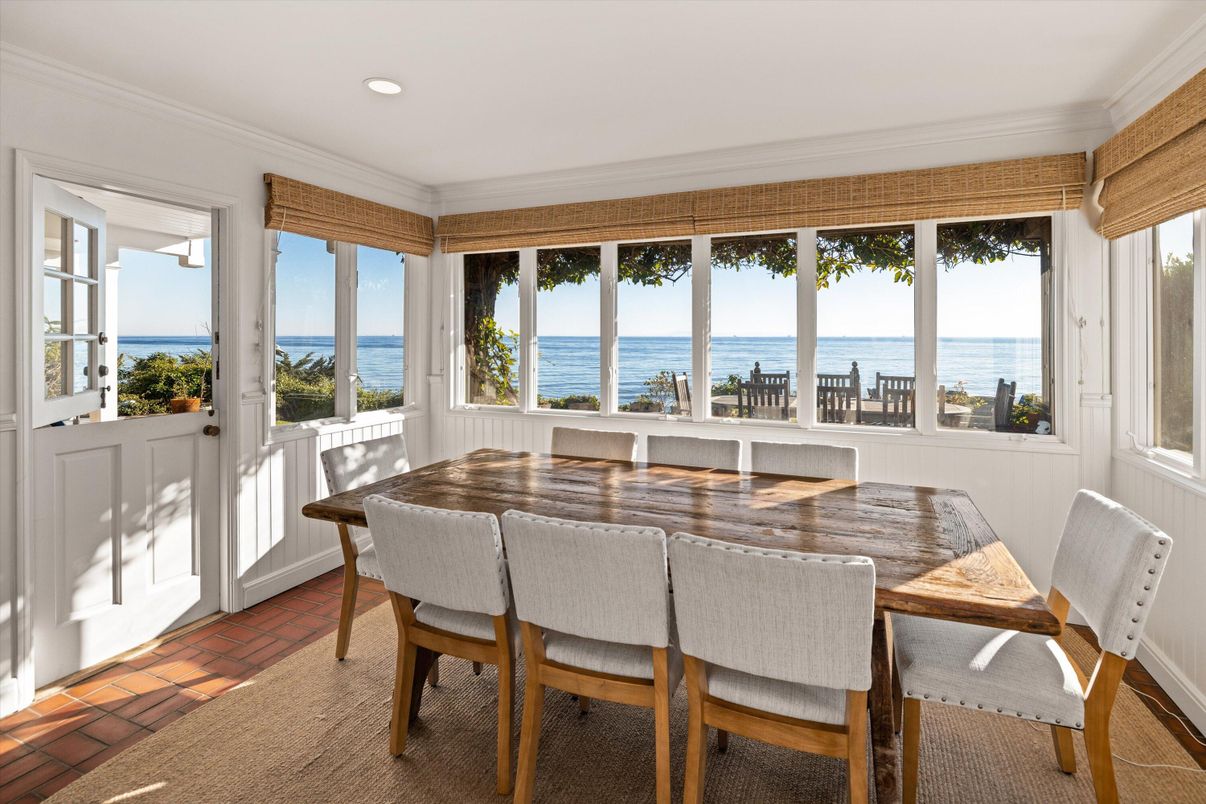 Dining room, Interior, Recessed Lighting, Water