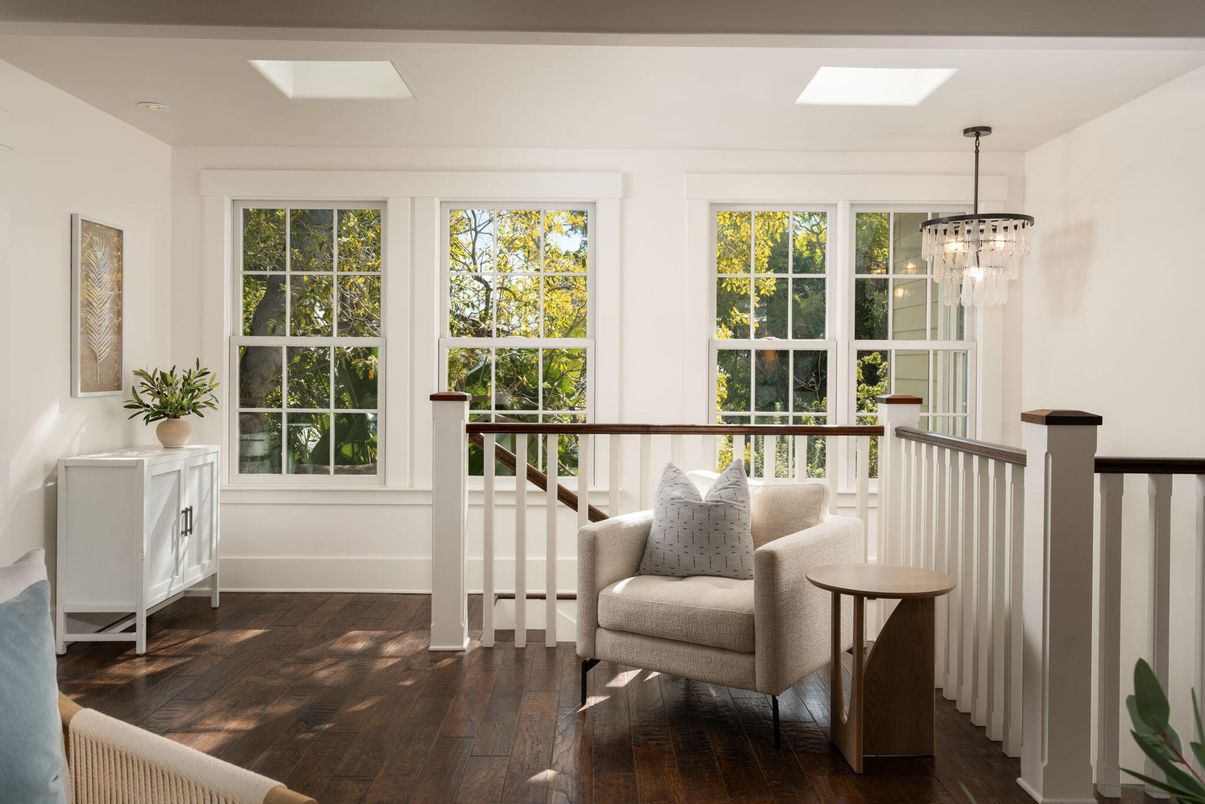 Interior, Pendant Lights, Wood Texture Flooring