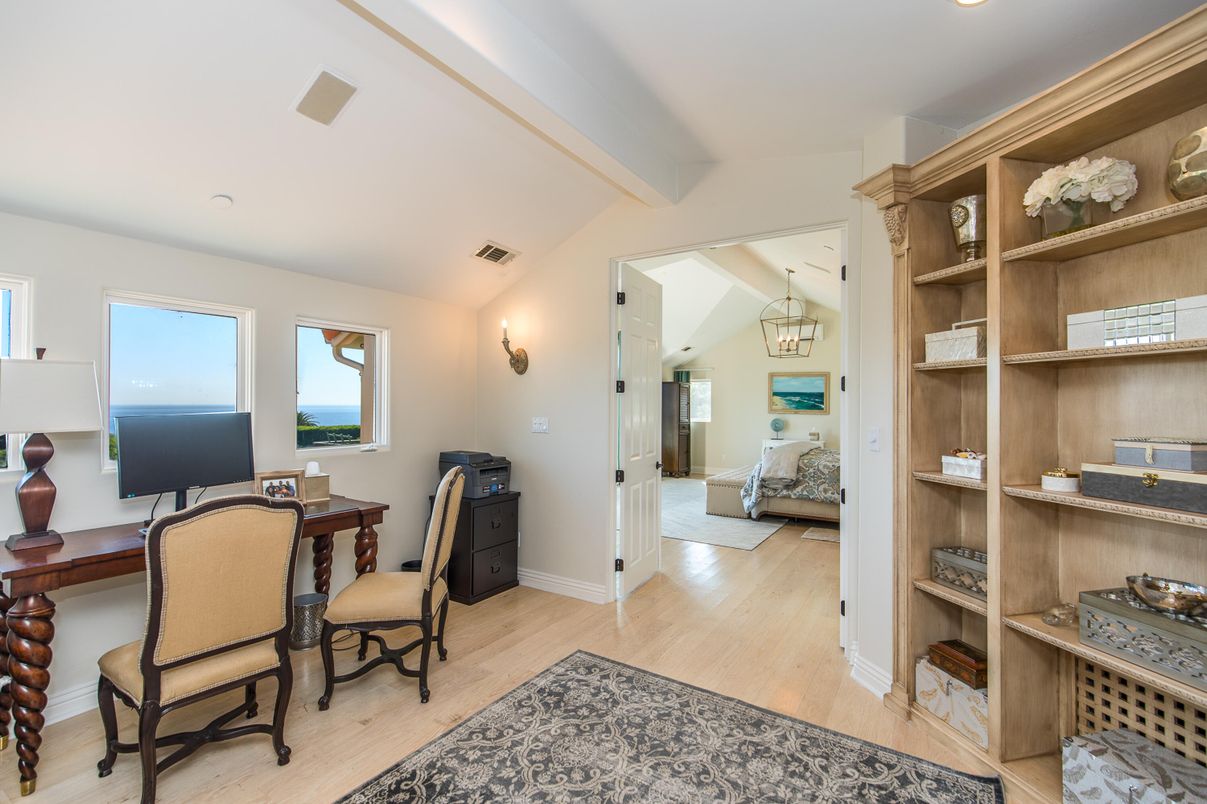 Home Office, Interior, Pendant Lights, Recessed Lighting, Water, Wood Texture Flooring