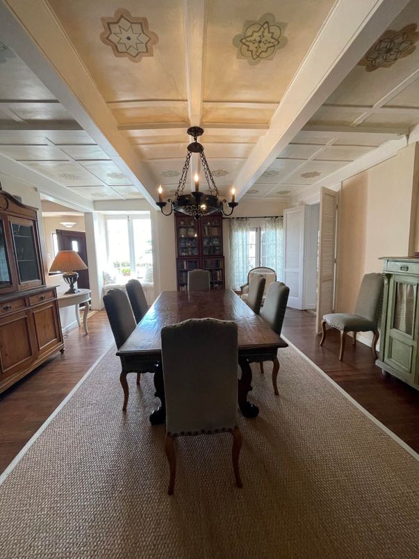 Chandelier, Dining room, Interior, Wood Texture Flooring