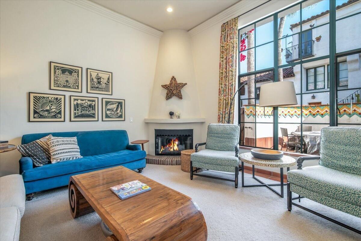 Fireplace, Interior, Living room, Recessed Lighting