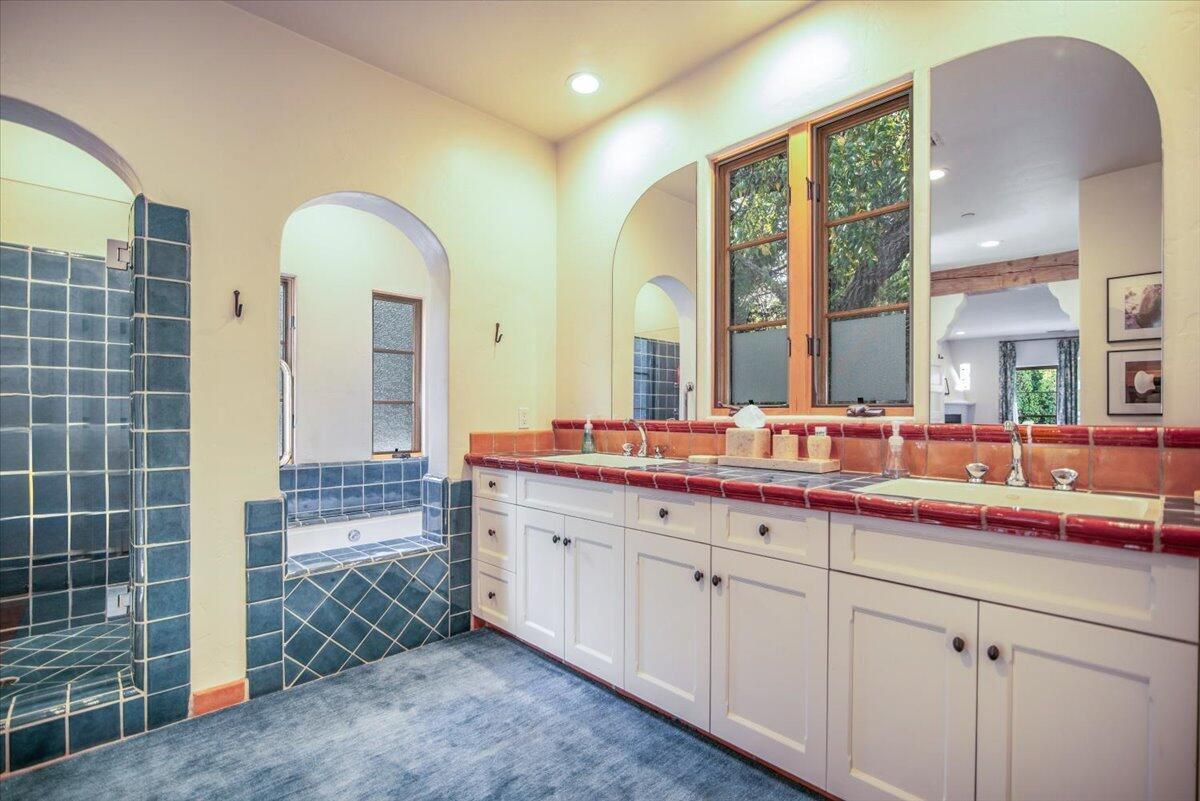 Bathroom, Interior, Recessed Lighting, Tile Countertops