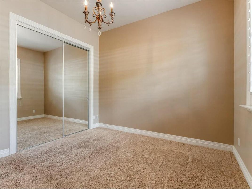 Chandelier, Empty room, Interior