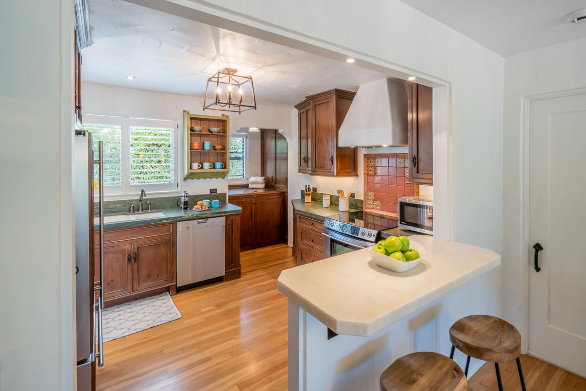 Chandelier, Interior, Kitchen, Recessed Lighting, Stainless Steel Appliances, Wood Texture Flooring