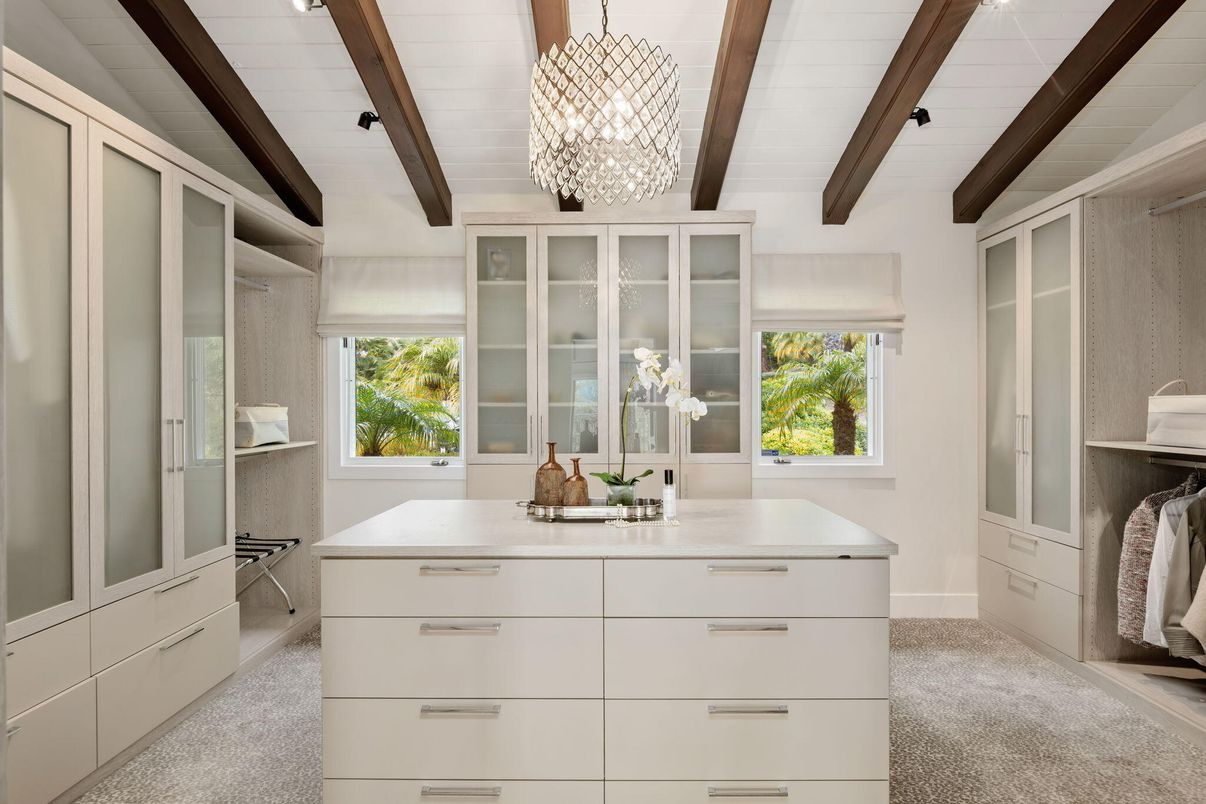 Chandelier, Interior, Wooden Beams