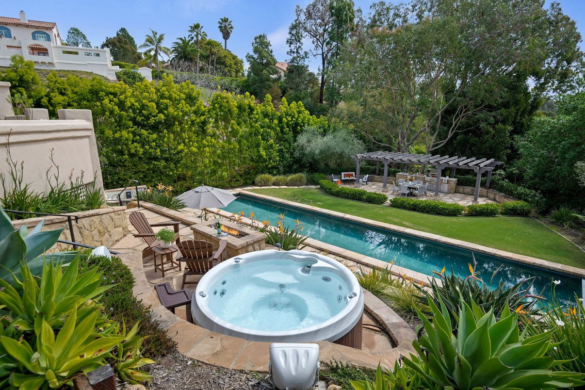 Exterior, Hot Tub, Pool