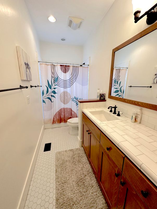 Bathroom, Interior, Recessed Lighting, Tile Countertops