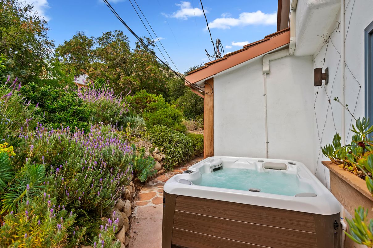 Exterior, Hot Tub