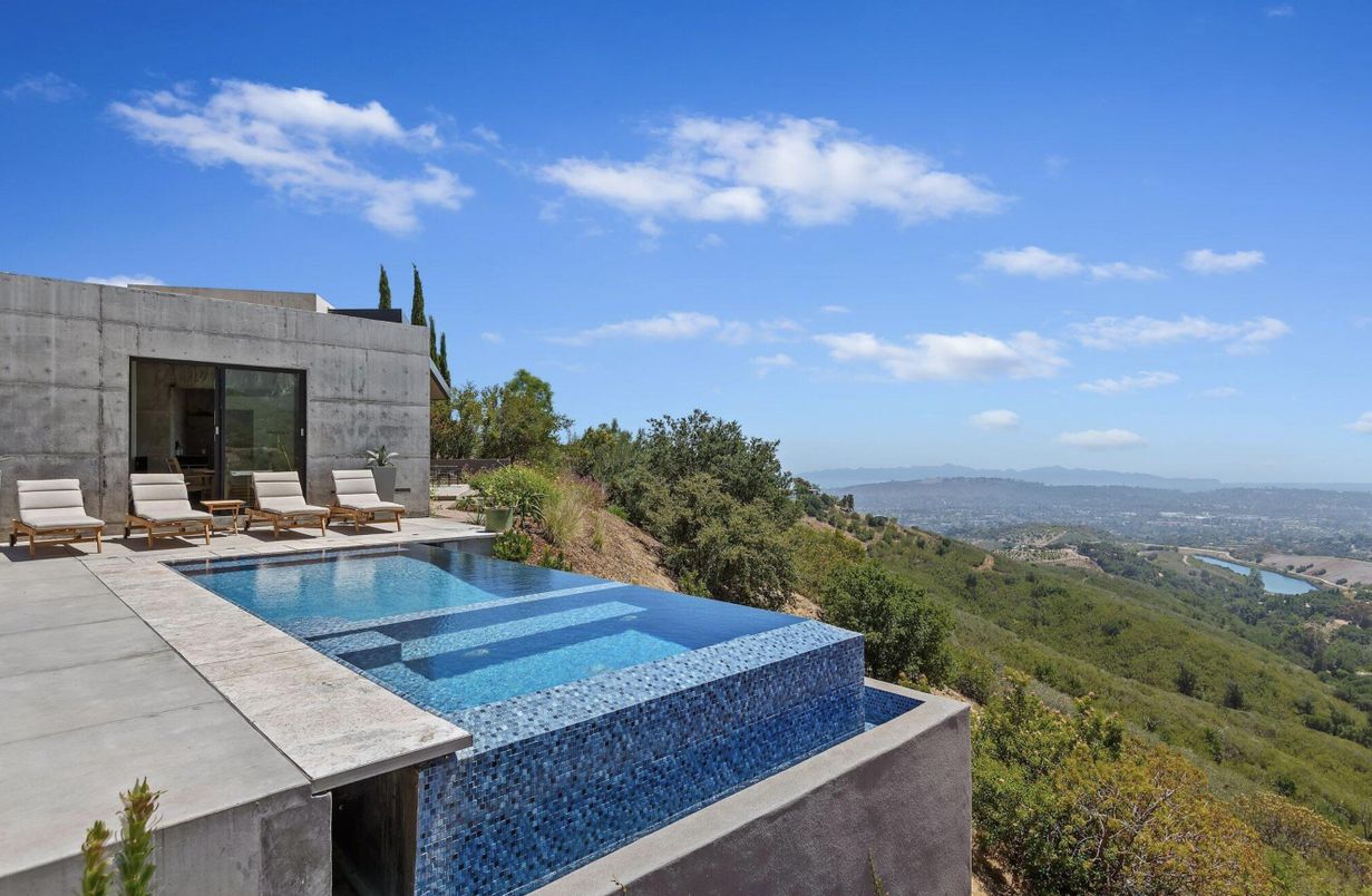 Exterior, Pool, Water