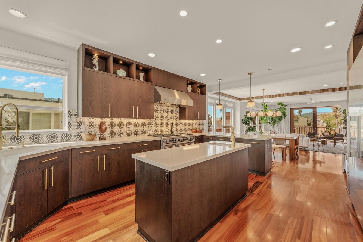 Dining room, Interior, Kitchen, Pendant Lights, Recessed Lighting, Stainless Steel Appliances, Wood Texture Flooring