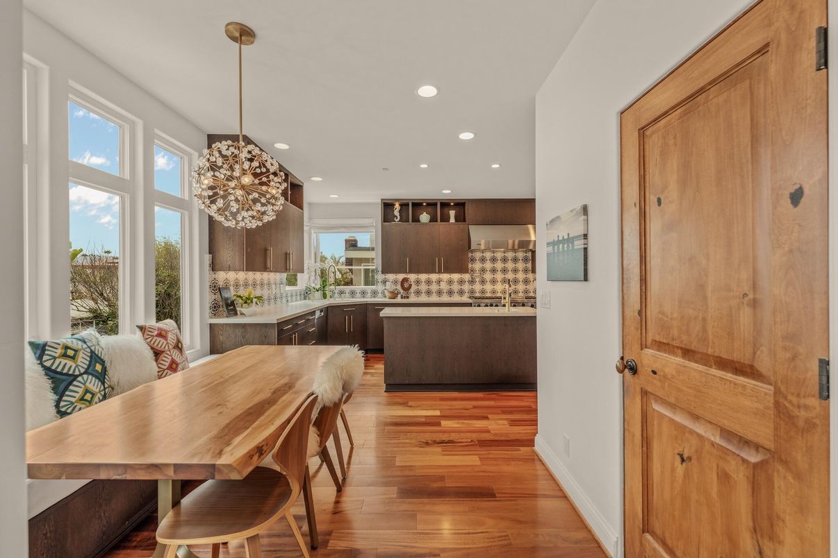 Dining room, Interior, Kitchen, Pendant Lights, Recessed Lighting, Wood Texture Flooring