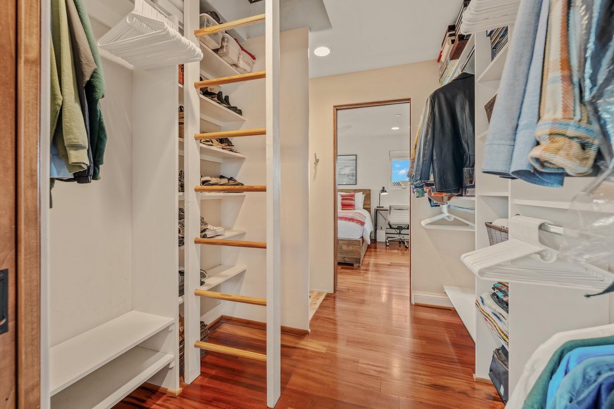 Interior, Recessed Lighting, Walk-in Closets, Wood Texture Flooring