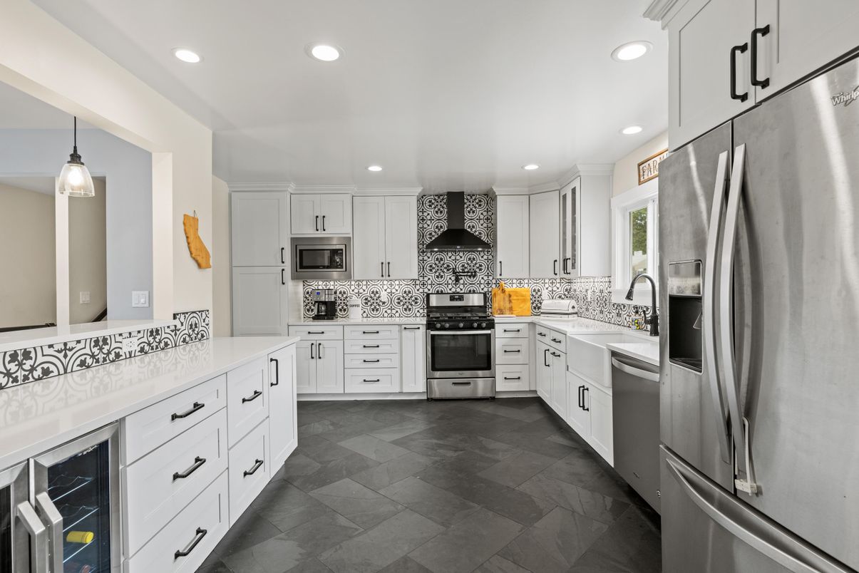 Interior, Kitchen, Pendant Lights, Recessed Lighting, Stainless Steel Appliances