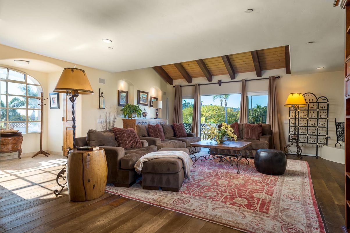 Interior, Living room, Recessed Lighting, Wooden Beams, Wooden Ceilings, Wood Texture Flooring