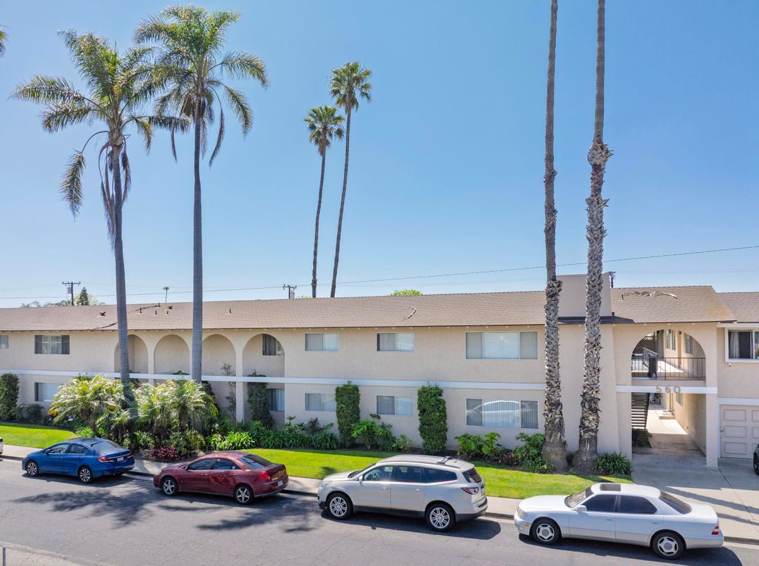 Exterior, Facade, Ranch