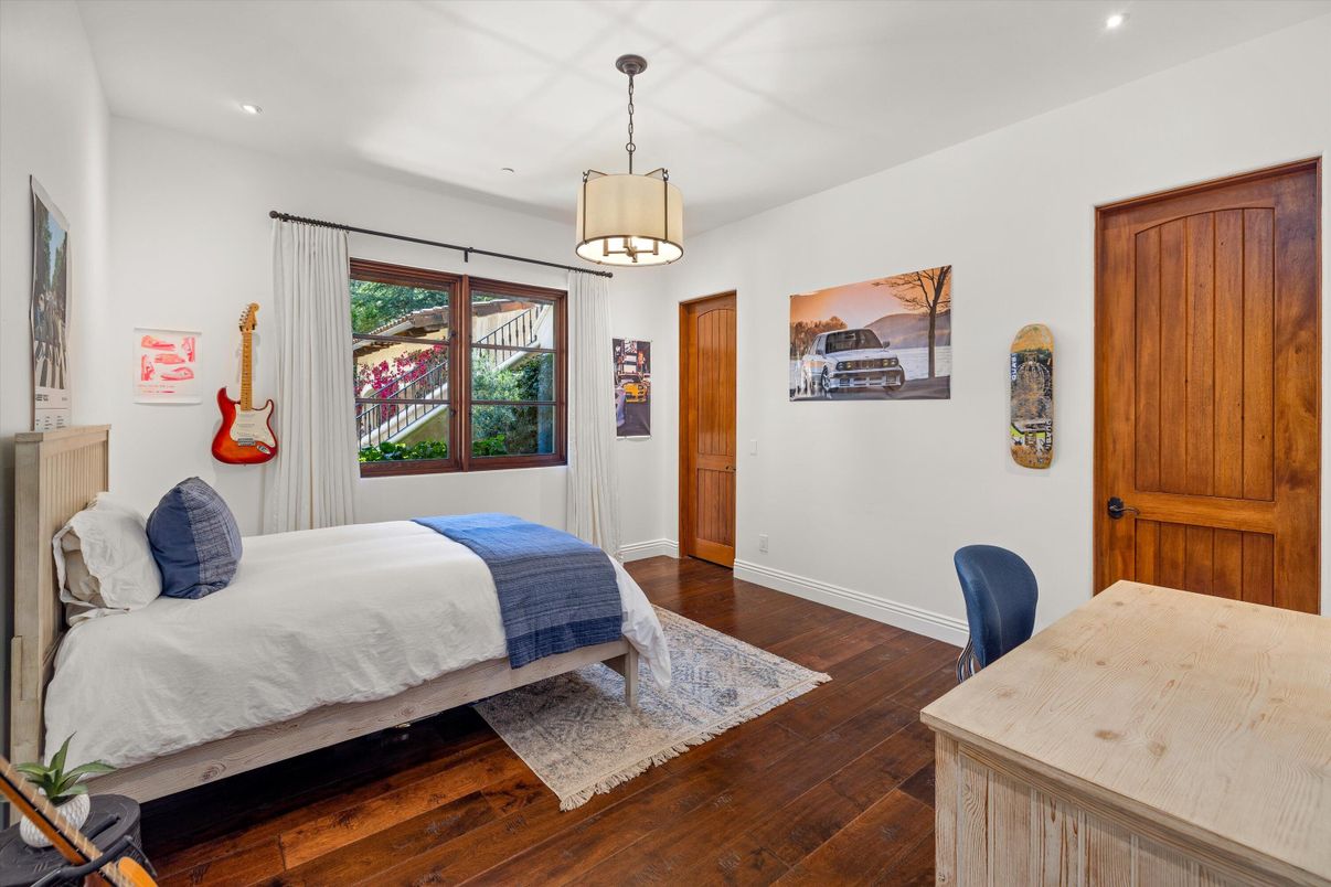 Bedroom, Interior, Pendant Lights, Recessed Lighting, Wood Texture Flooring