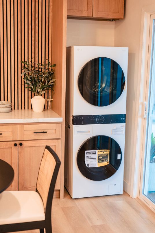 Interior, Utility Closets, Washer, Wood Texture Flooring