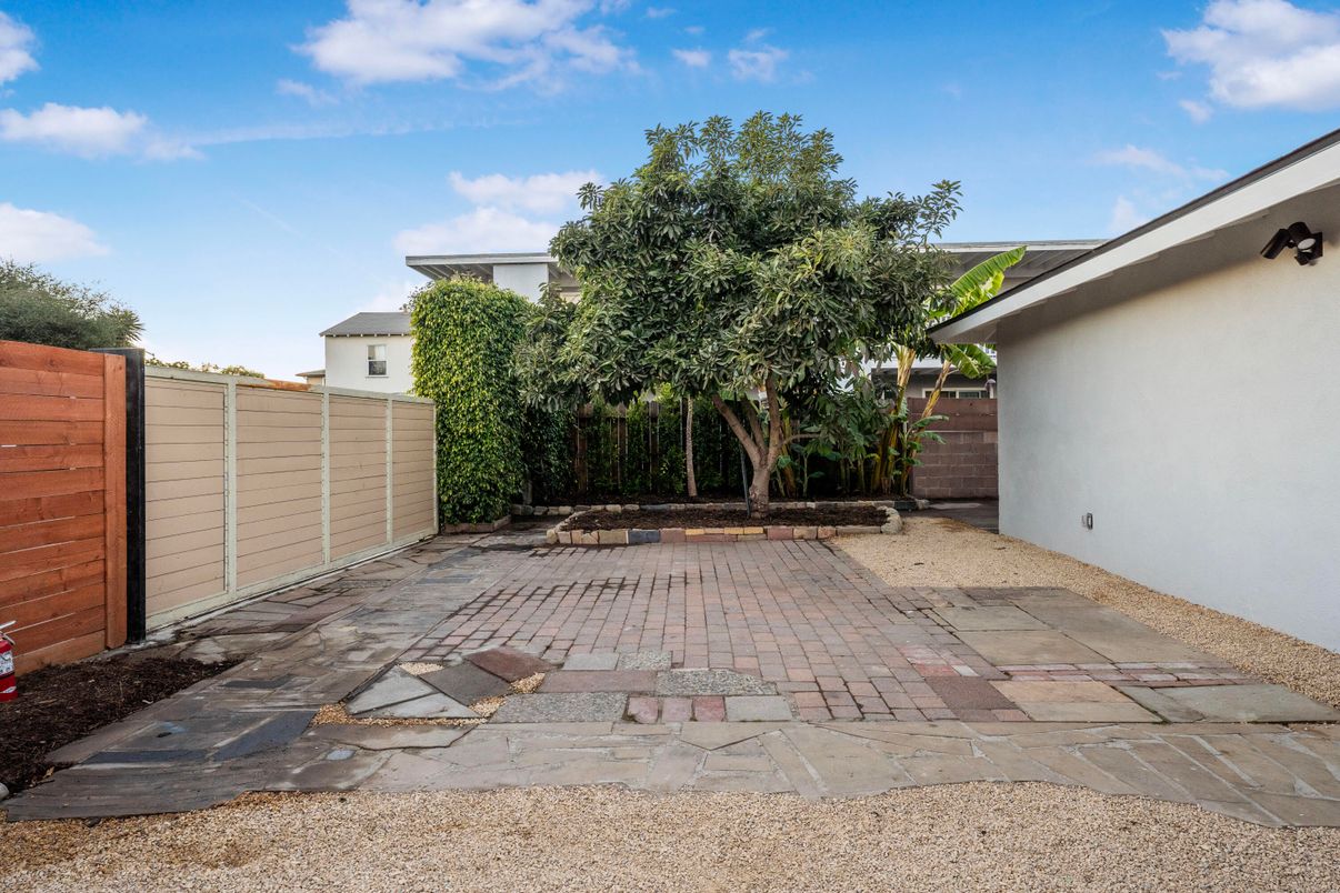 Backyard, Exterior
