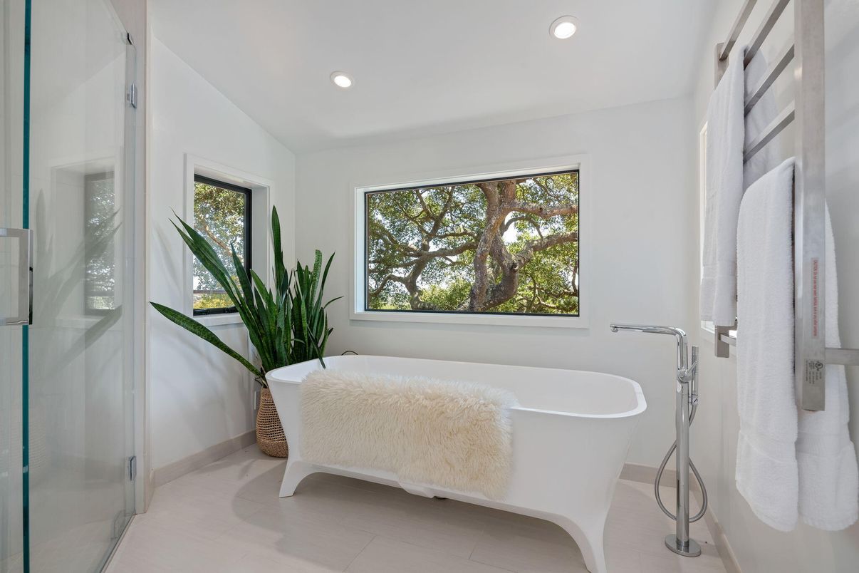 Bathroom, Free Standing Baths, Interior, Recessed Lighting