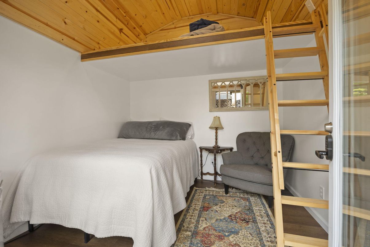 Bedroom, Interior, Wooden Beams, Wooden Ceilings, Wood Texture Flooring