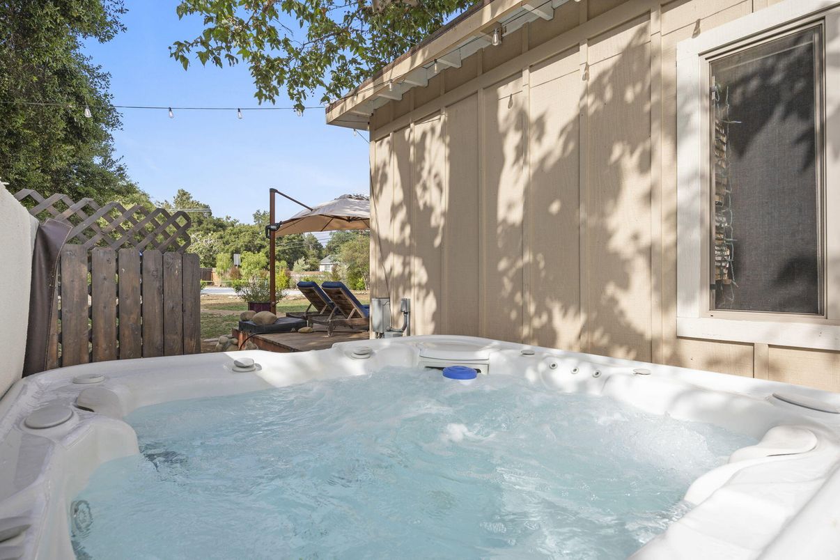 Exterior, Hot Tub