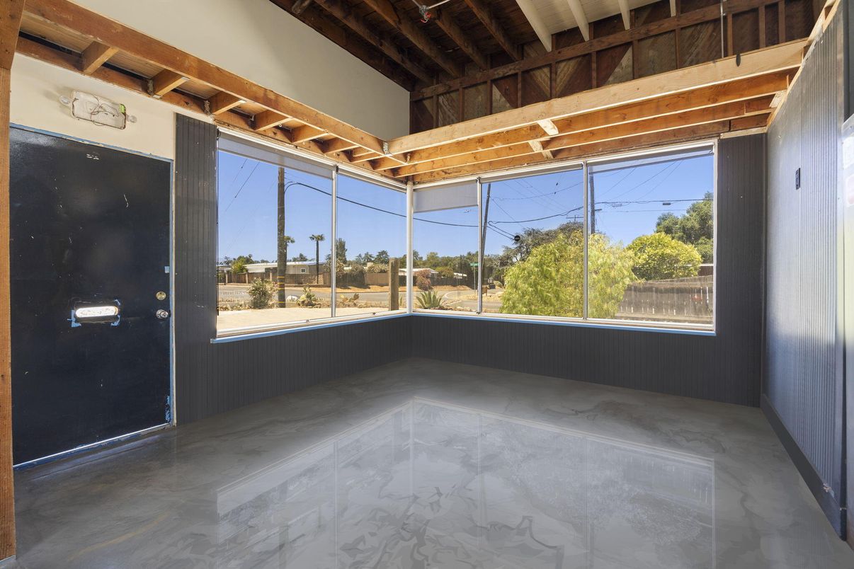 Empty room, Interior, Marble, Sun Room, Wooden Beams