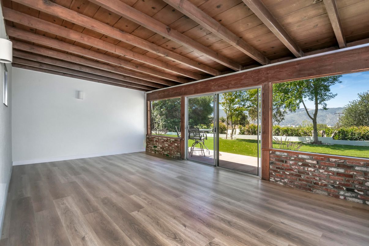 Empty room, Interior, Wooden Beams, Wooden Ceilings, Wood Texture Flooring