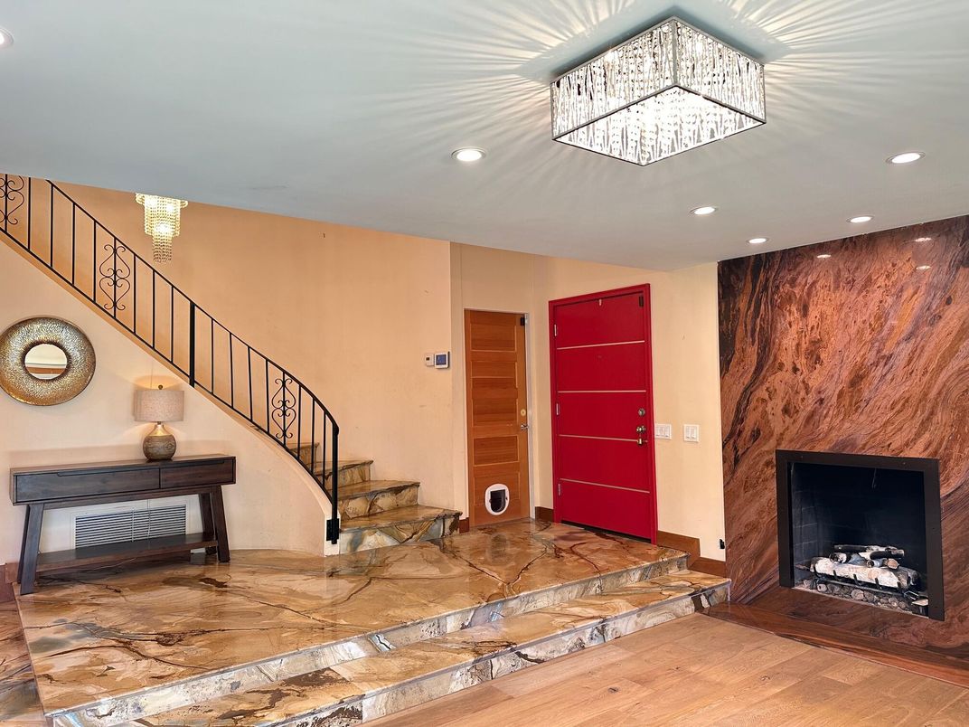 Chandelier, Fireplace, Interior, Recessed Lighting, Wood Texture Flooring