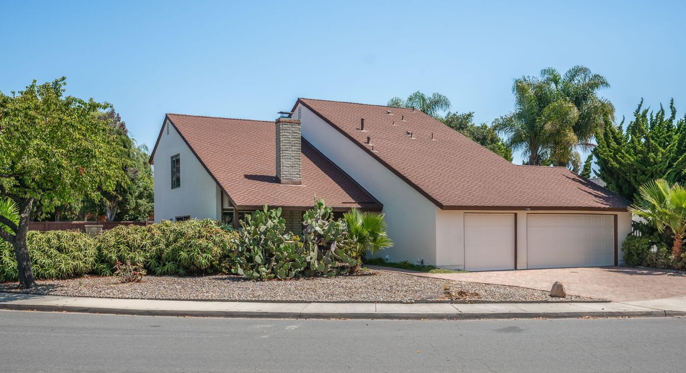 Attached, Exterior, Facade, Brick Facade, Spanish Mediterranean