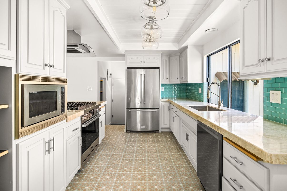 Interior, Kitchen, Stainless Steel Appliances