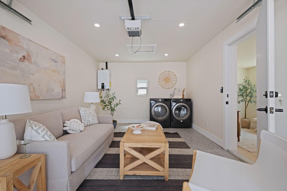 Interior, Living room, Recessed Lighting, Washer