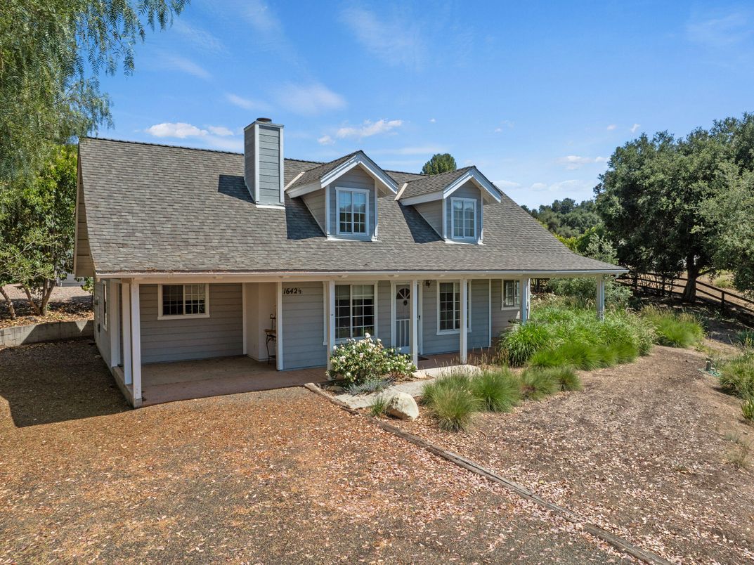 Exterior, Facade, Cape Cod