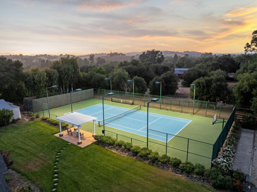 Exterior, Tennis Courts