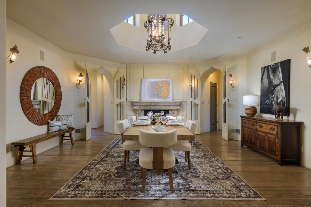 Chandelier, Dining room, Fireplace, Interior, Wood Texture Flooring