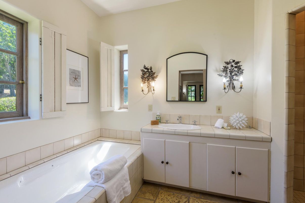 Bathroom, Interior, Tile Countertops
