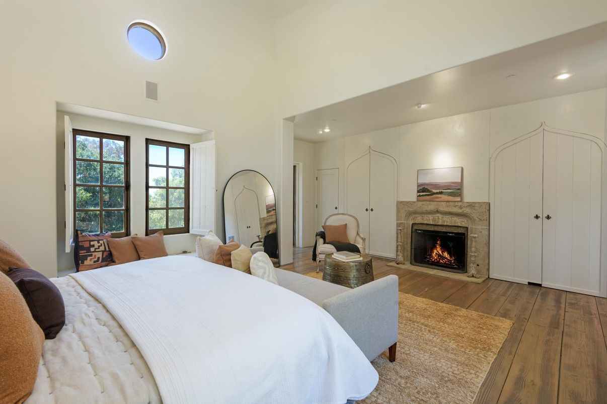 Bedroom, Fireplace, Interior, Recessed Lighting, Wood Texture Flooring