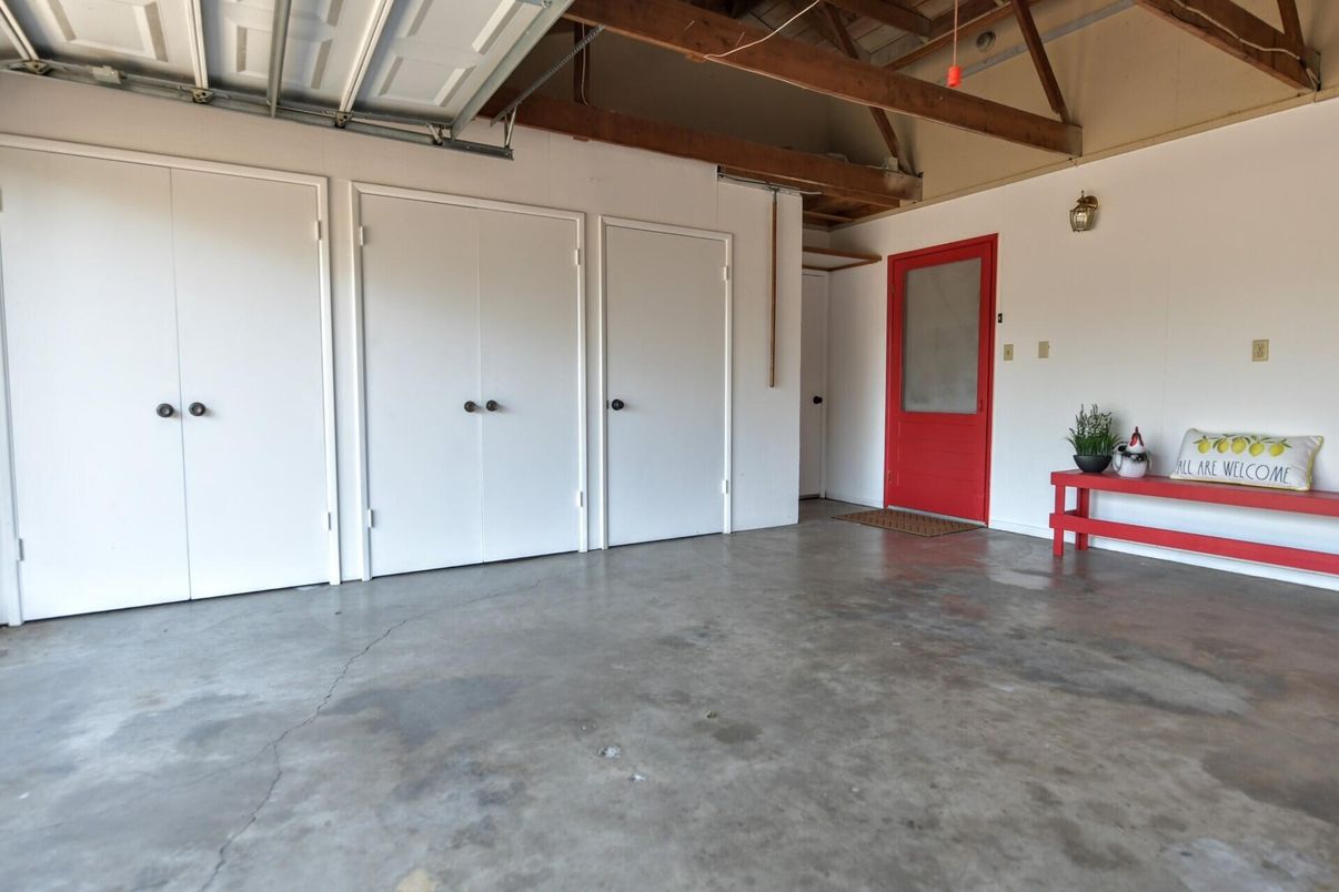 Garage, Interior