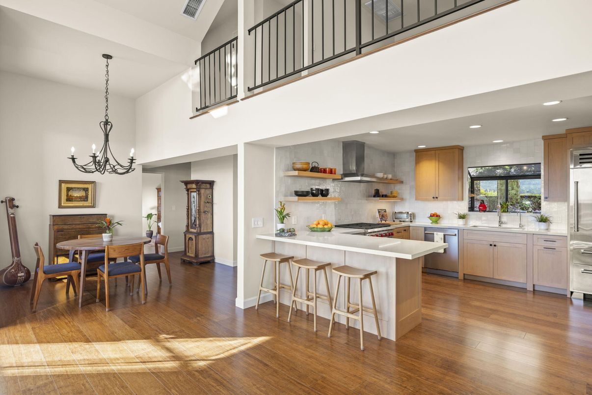 Chandelier, Dining room, Interior, Kitchen, Recessed Lighting, Stainless Steel Appliances, Wood Texture Flooring