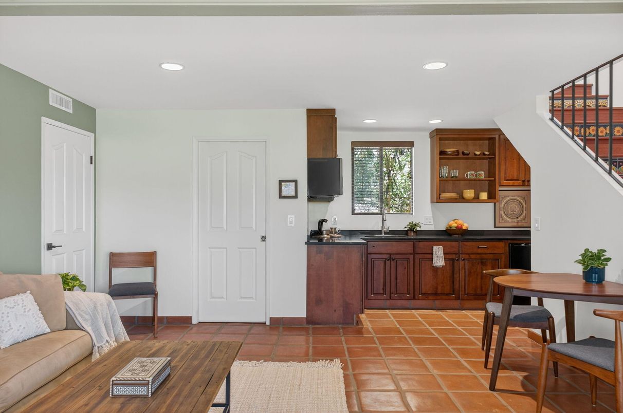 Dining room, Interior, Kitchen, Recessed Lighting