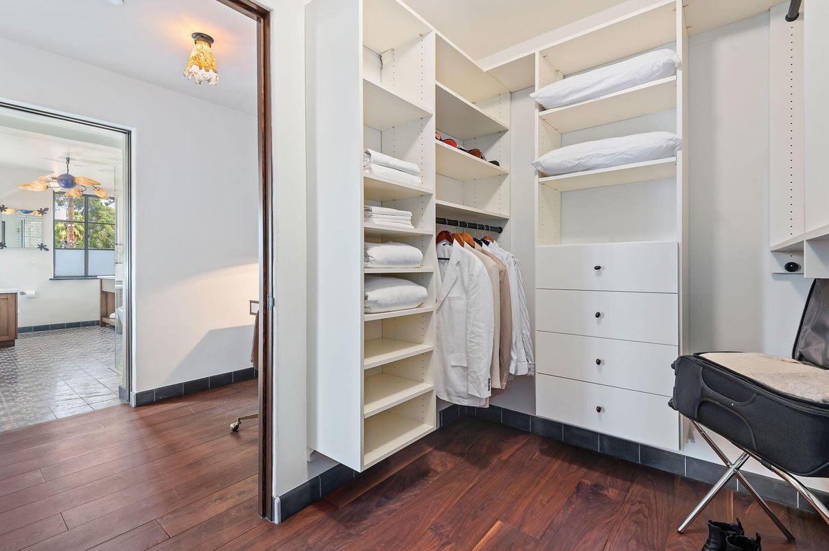 Interior, Walk-in Closets, Wood Texture Flooring