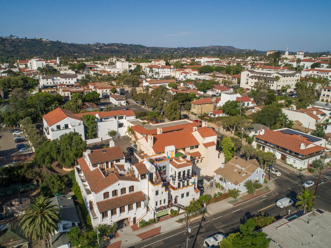 Exterior, Drone