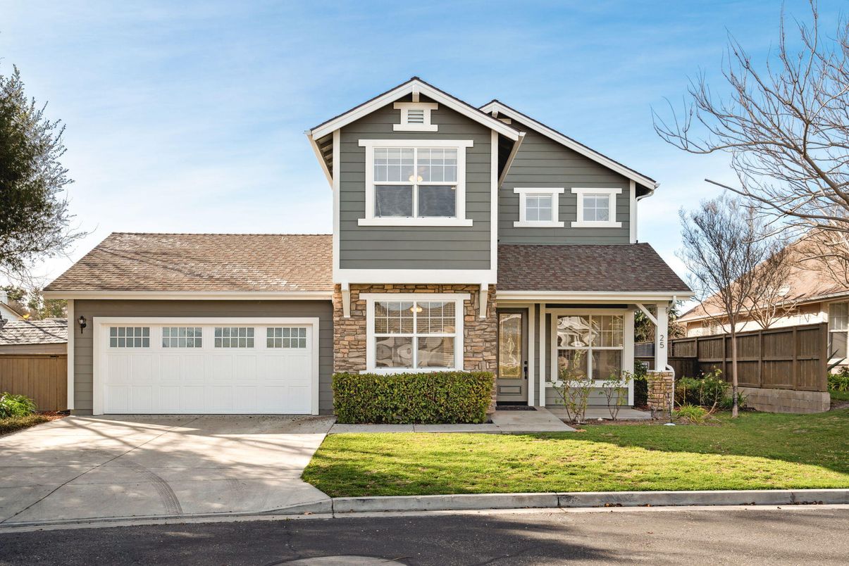 Attached, Exterior, Facade, American Craftsman
