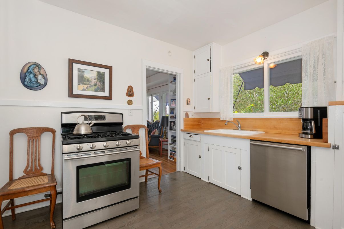 Interior, Kitchen, Stainless Steel Appliances, Wood Texture Flooring
