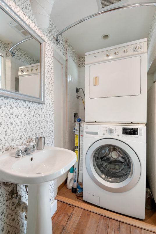 Bathroom, Interior, Utility Closets, Washer, Wood Texture Flooring