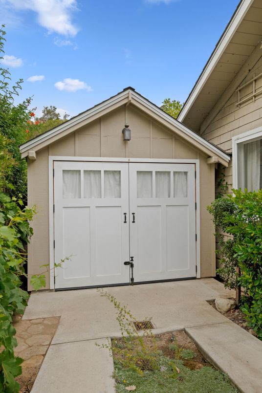 Detached Garage, Exterior
