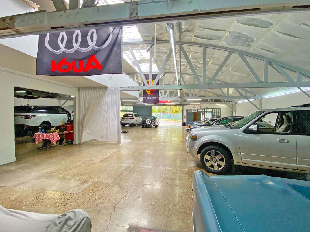 Garage, Interior