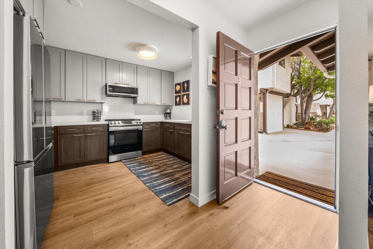 Interior, Kitchen, Stainless Steel Appliances, Wood Texture Flooring