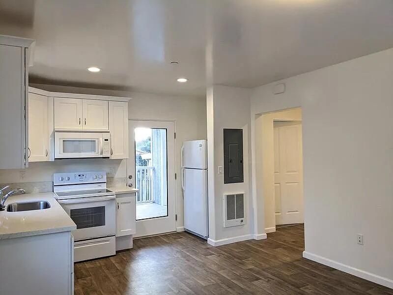 Interior, Kitchen, Recessed Lighting, Wood Texture Flooring