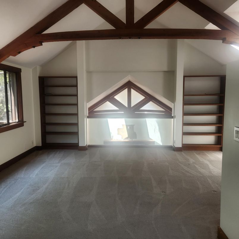 Empty room, Interior, Wooden Beams